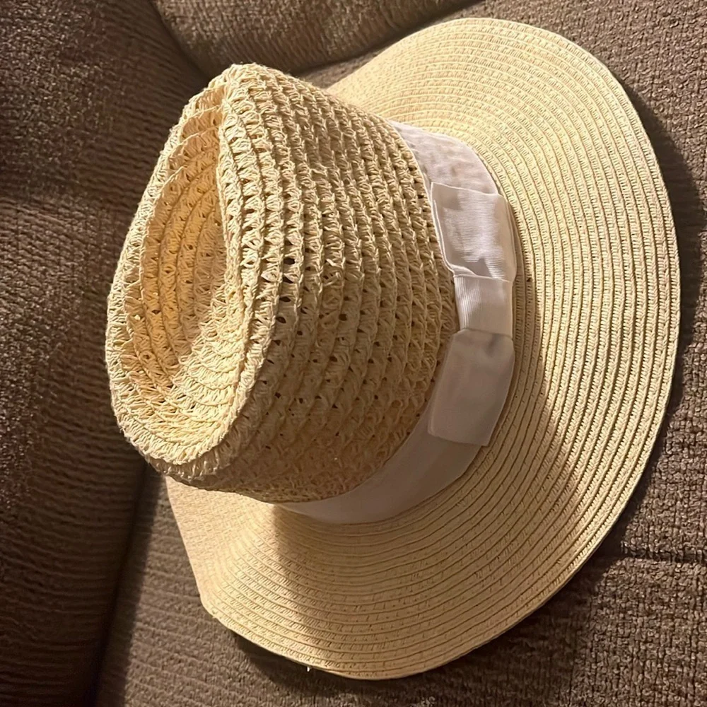 “August: Women’s Sun Hat” - Picture 2 of 8